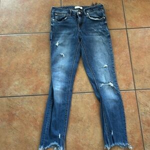 Zara Jeans Midrise Distressed Raw Hem Size 28